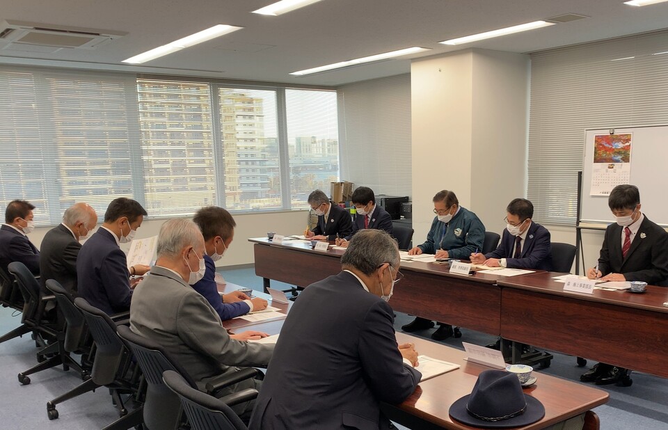 要望する村岡知事の写真