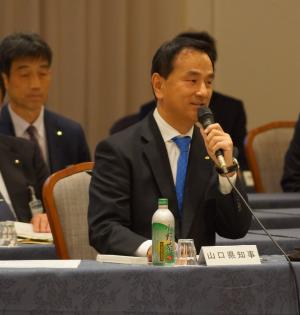 説明する村岡知事の写真
