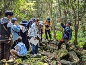 萩市の活火山笠山は、温帯と寒帯の植物が共存するミラクルワールド！ の様子萩市その2