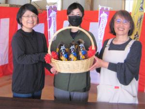 萩たまげなすを持つ生産者