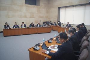 執行部説明の様子2