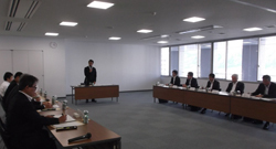 あいさつをする村岡知事の写真4