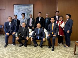 台日産業技術合作促進会から表敬訪問を受ける柳居議長