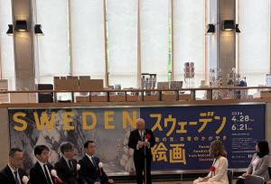 「スウェーデン絵画　北欧の光、日常のかがやき」開会式で祝辞を述べる柳居議長