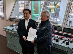 関門港湾建設株式会社長府工場へ訪問した村岡知事