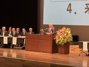 山口県農業協同組合第7年度通常総代会で祝辞を述べる柳居議長