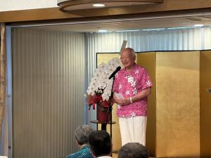 株式会社ビジコム周防大島サテライトオフィス10周年記念パーティーで祝辞を述べる柳居議長