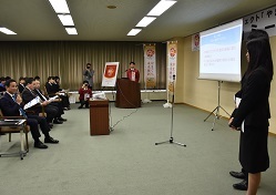 提言に答える村岡知事の写真