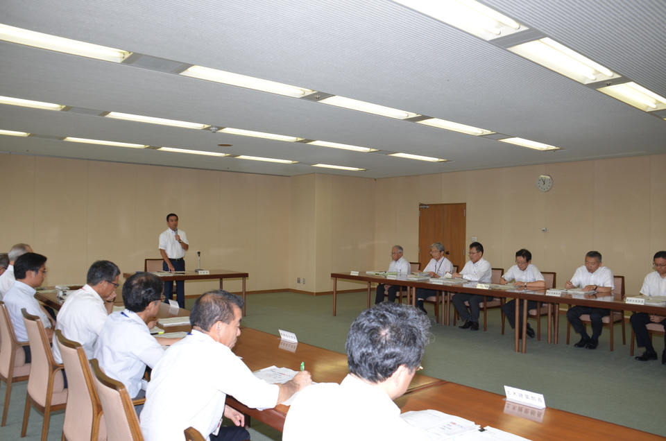 あいさつする村岡知事の写真6