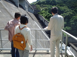 中山川ダム見学状況写真