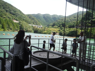 湯免ダム見学状況写真