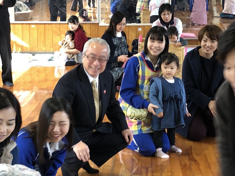 未来のパパ・ママ！子育て体験交流in長府高等学校の画像