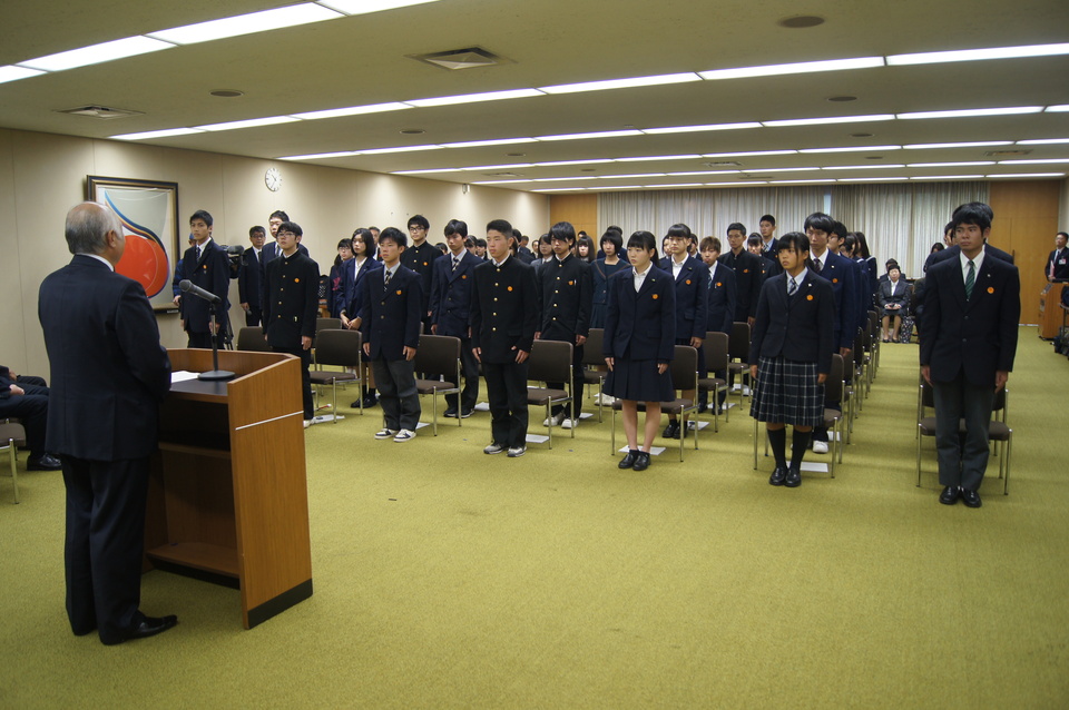 第3回やまぐち高校生県議会(任命式) 第3回やまぐち高校生県議会(任命式)