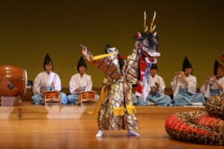 福賀中学校生徒による「神楽舞」 福賀中学校生徒による「神楽舞」
