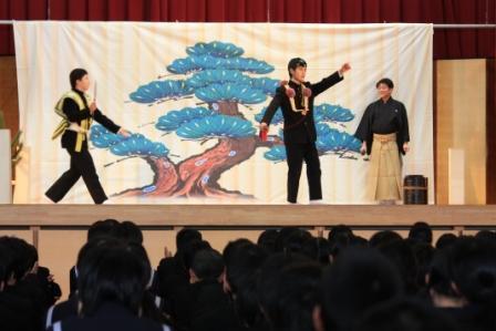 大蔵流　千五郎家　茂山狂言会（宇部市立万倉小学校、山口市立宮野中学校）の画像2